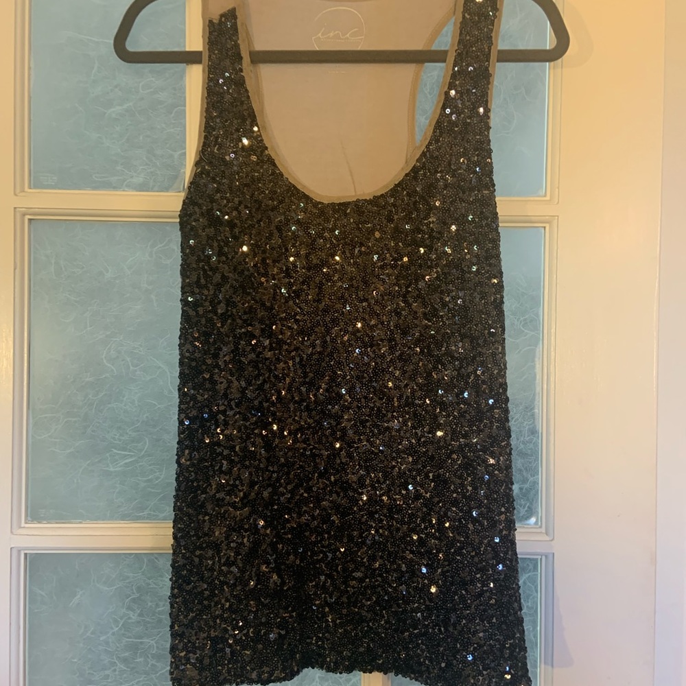 Women sequence tank